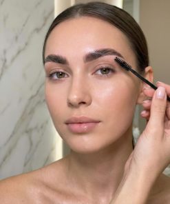 Brow lift + teinture des sourcils (90min)